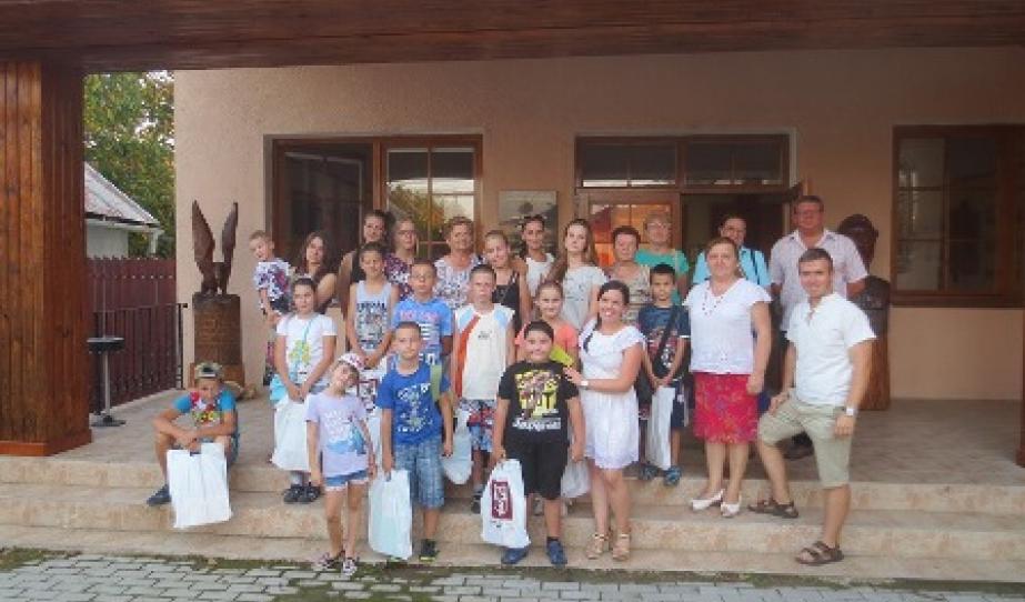 Üdvözli az új tanévet a nagykaposi hétvégi iskola! Üdvözli az új tanévet a nagykaposi hétvégi iskola!