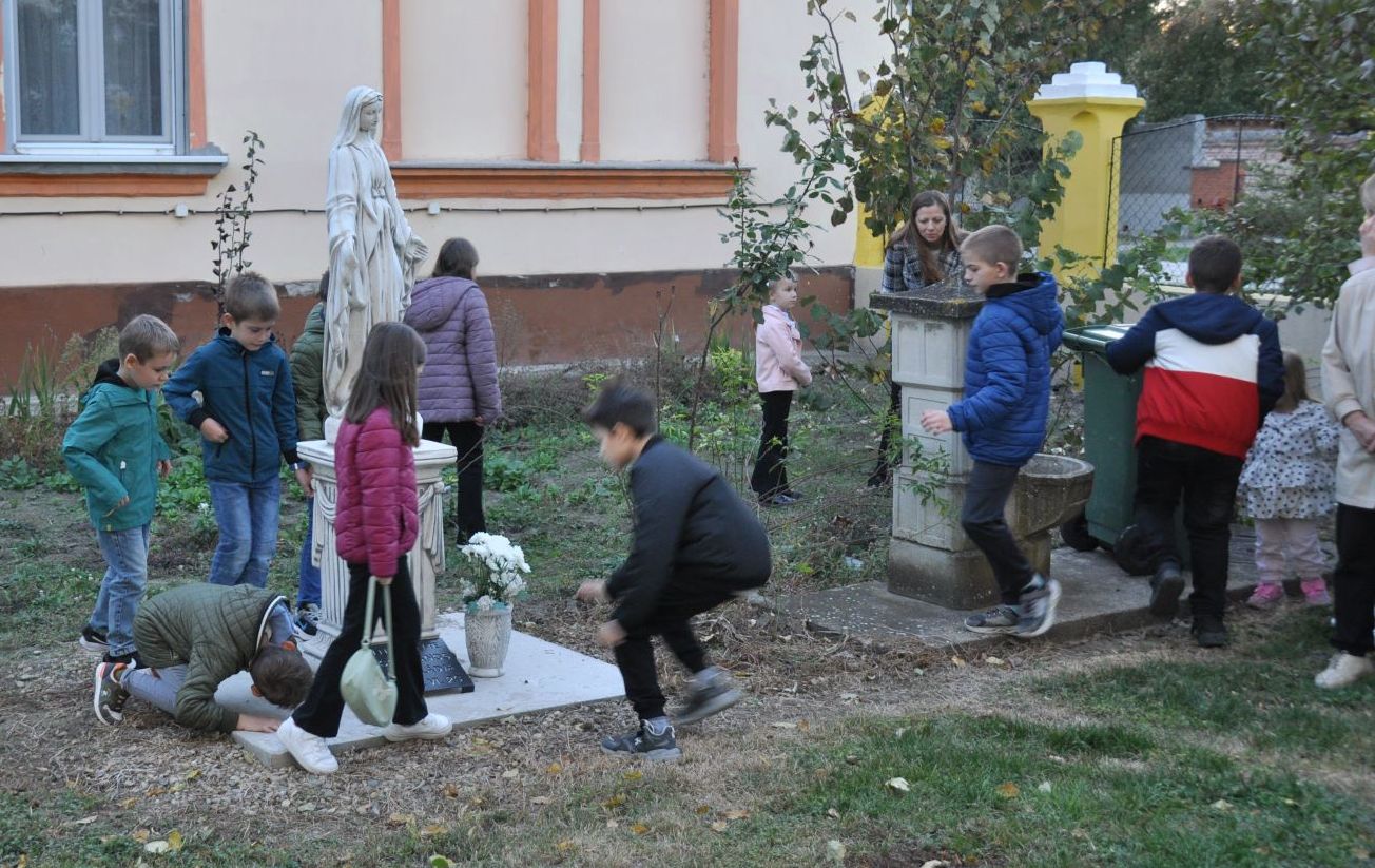 kíncskeresés a tempomkertben