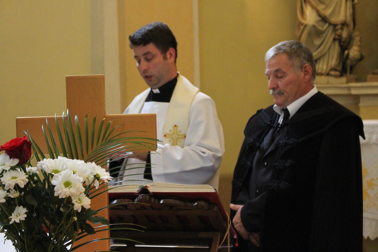 Halász Béla, a Szerbiai Református Keresztyén Egyház püspöke és Csipak Csaba, székelykevei plébános. 