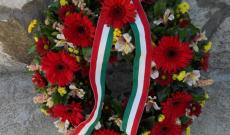 A nagykövetség koszorúja