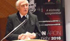 Dr. Vencser László, az ausztriai idegen nyelvű pasztoráció országos igazgatója a kiállítás megnyitóján