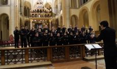 Cantus Arcis, azaz „a fellegvár énekét” közvetítő kórus Bécsből, a Pázmáneumból
