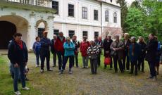 Baranyaiak a kastély előtt