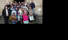 A Báthory István Általános Iskola diákjai a szervezők csapatával A Báthory István Általános Iskola diákjai a szervezők csapatával