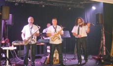 A vajdasági Karaván Ensemble együttes. A vajdasági Karaván Ensemble együttes.