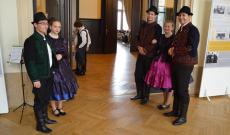 Néptáncosok Néptáncosok