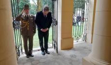 Leskó László Tamás véderő-, katonai és légügyi attasé és Venyercsan Pál, a Liszt Intézet Pozsony igazgatója