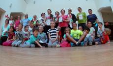 Csoportkép az Anyák napi foglalkozás után