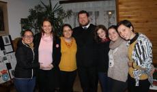 A lelkészházaspár az ODFIE-s fiatalokkal Közös utakon