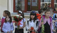 Kisebbik fiam az iskola előkészítős osztálytársaival a tanévnyitó ünnepségen Kisebbik fiam az iskola előkészítős osztálytársaival a tanévnyitó ünnepségen