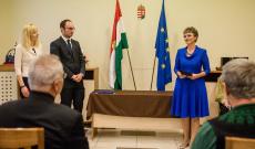 Demeter Irén a kitüntetés átvétele után