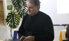 Sárközi Sándor piarista atya előadása Medgyesen