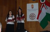 A Rahói Járási Hivatal nagyterme; Melynicsuk Veronika és Simon Andrea A Rahói Járási Hivatal nagyterme; Melynicsuk Veronika és Simon Andrea
