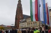 Zászlófelvonás Eszék főterén eszék