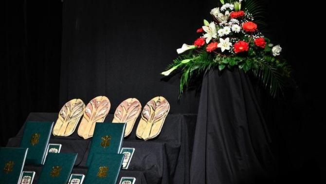 Az Életfa, Aranyplakett és Plakett díjak - kiosztásra várva